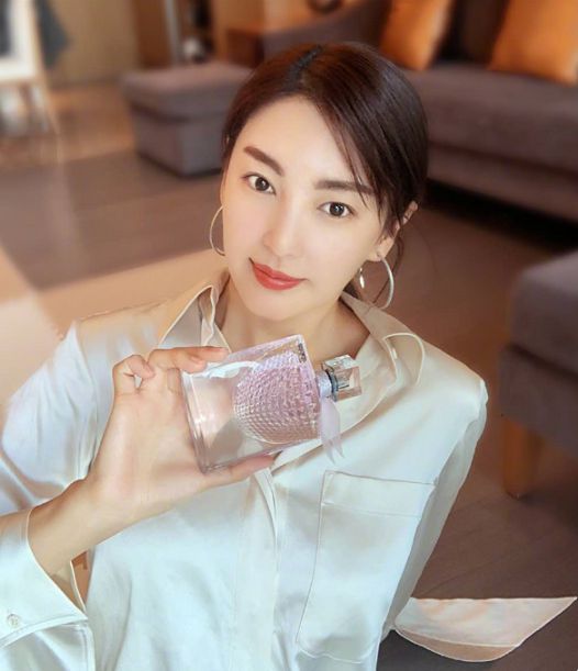 派万茜家低调张雨绮家才是真豪宅爱游戏平台明星豪宅：宁静家气(图13)