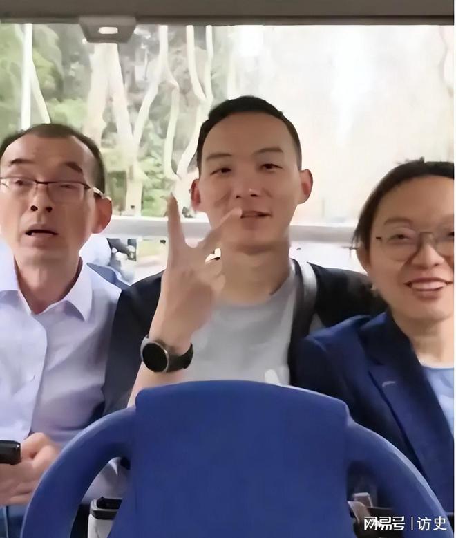 再沉默为谢妈发声说出实情网友坐不住了爱游戏app入口回应了！谢浩男妹妹不(图17)