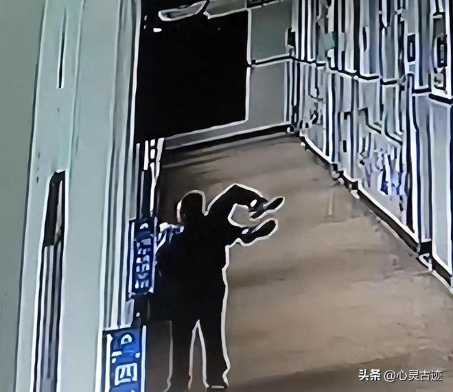 水后续监控画面曝光父亲行为被怒骂太恶心人